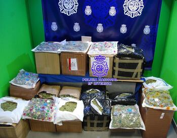 Interceptados dos paquetes con 106 kilos de marihuana