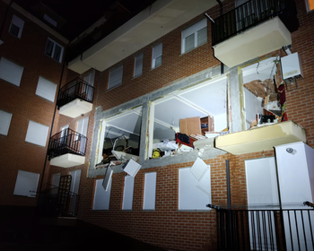 Un herido en la explosión de una vivienda en La Bañeza