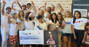 Carrefour dona 1.500 euros en material escolar a Cruz Roja