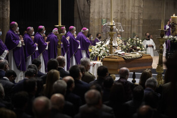 Sevilla da el último adiós al cardenal Carlos Amigo