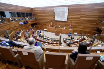 La oposición pide a Mañueco un balance de los primeros meses