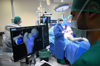 El Clínico estrena una cirugía robótica de cadera y rodilla