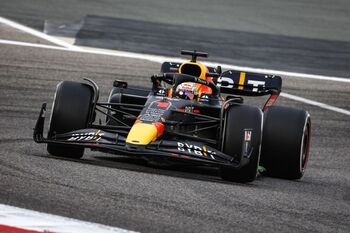 Verstappen cierra en lo más alto el test de Baréin
