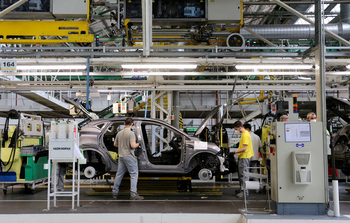 Industria da el visto bueno al PERTE de Renault