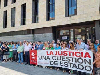 Operadores de justicia piden el fin de la huelga