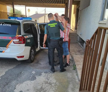 Detenido en Ávila tras varias horas atrincherado en su casa