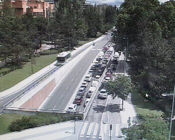 Un accidente complica el tráfico en la avenida de Salamanca