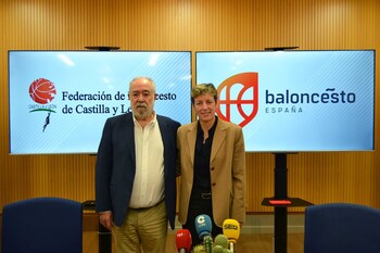 La presidenta de la FEB, Elisa Aguilar, visita Valladolid