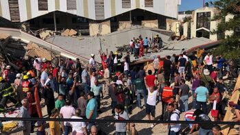 Al menos 10 muertos al caer el techo de una iglesia en México