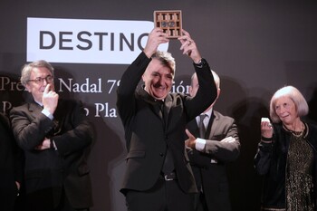 Manuel Vilas gana el Premio Nadal 2023 con la novela 'Nosotros'