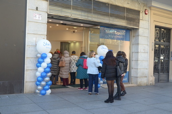 El sérum antiarrugas que crea colas abre tienda en Burgos