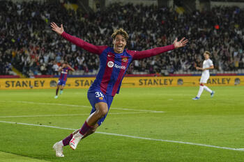 El juvenil Marc Guiu desatasca al Barça antes del Clásico