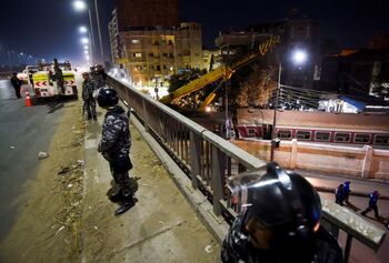 Al menos cuatro muertos al descarrilar un tren en Egipto