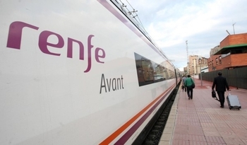 Las huelgas complican aún más la conexión en tren con Madrid