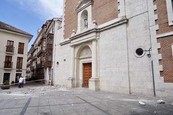 Un rayo causa daños en la iglesia de las Esclavas