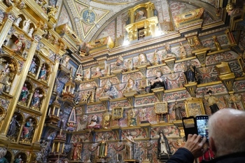 La iglesia de San Miguel expone bustos de Gregorio Fernández