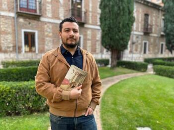 El profesor Rodrigo Aguilera publica su primera novela