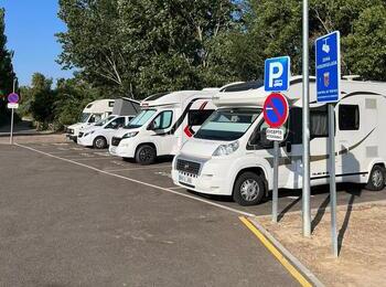 El TSJ autoriza el aparcamiento de autocaravanas en Simancas
