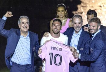 Solo la tormenta empaña la presentación de Messi en Miami