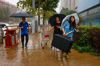 Al menos 11 muertos tras el paso del tifón 'Doksuri' por China