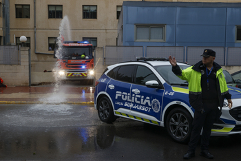 Una persona desaparece arrastrada por el agua en Valencia