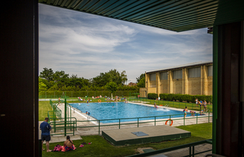 Las piscinas de verano abrirán el 14 de junio sin subidas