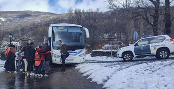 Auxilian a escolares de Valladolid atrapados por la nieve