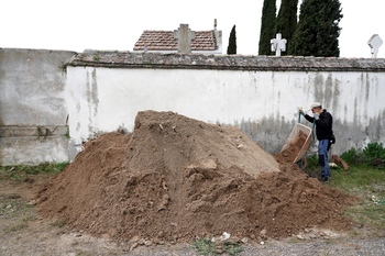 La exhumación de un represaliado en Mojados se retrasa