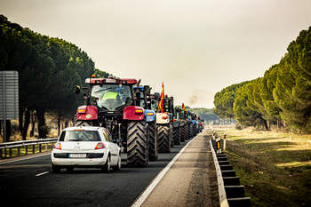 Problemas en carreteras de Valladolid por protestas agrarias