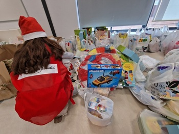 Cruz Roja Juventud entrega juguetes a más de 700 niños