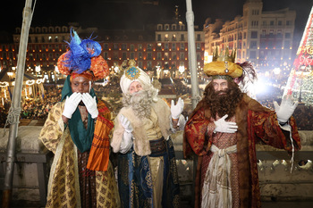 Los Reyes Magos desbordan de ilusión las calles de Valladolid