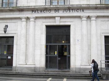 A juicio por quedarse 65.000 € de un familiar al que tutelaba
