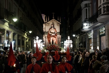 El Santísimo Rosario del Dolor procesiona en Valladolid