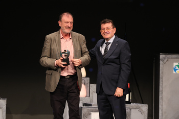 Verdugo recibe uno de los Premios Solidarios de la ONCE